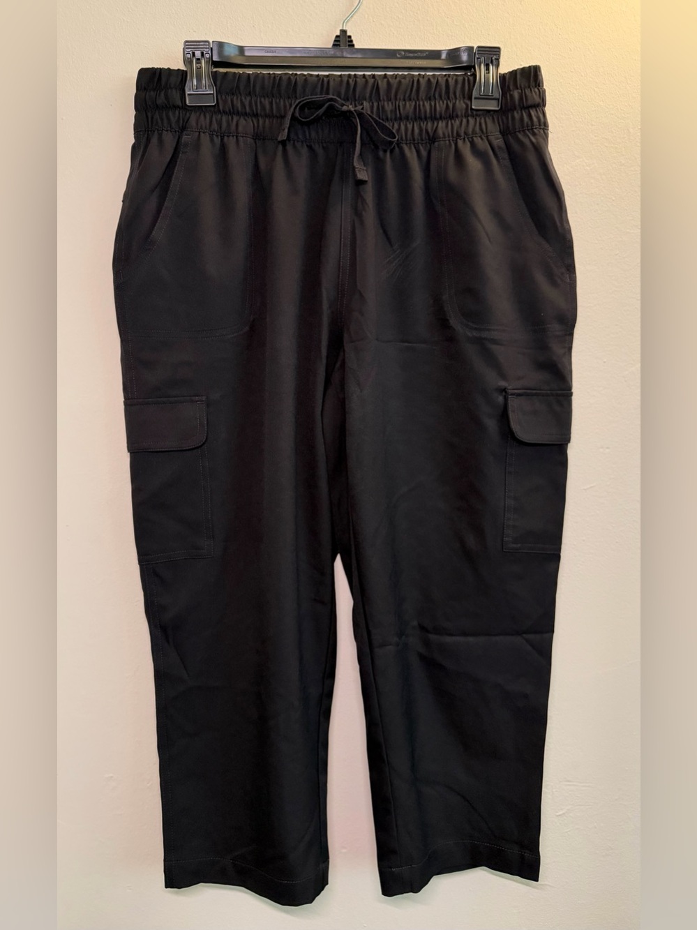 St. John’s Bay Active Black Cargo Capri Pants